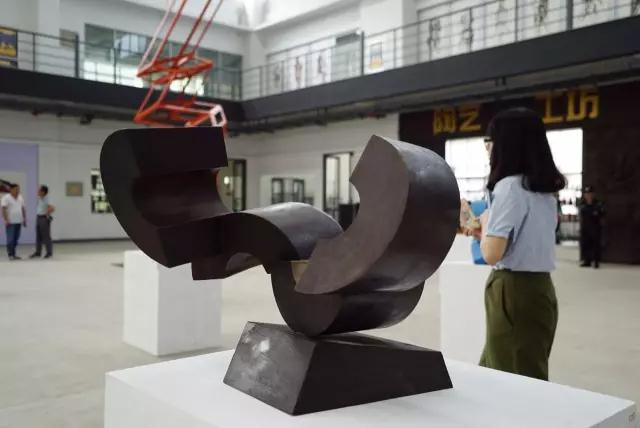 張盟《離與聚》.jpg 張盟《離與聚》.jpg