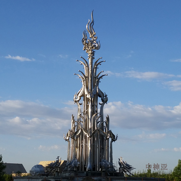 《克拉瑪依之歌》 高58m  不銹鋼 設計：韓美林 2014年 位于新疆克拉瑪依市政府南廣場
